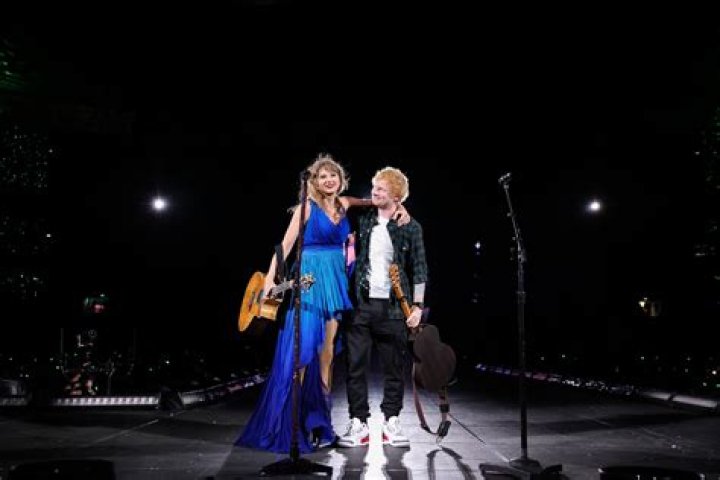 Taylor Swift brings squad up on stage