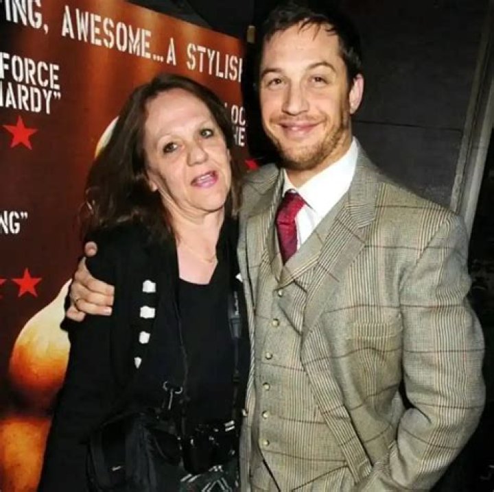 Tom Hardy's mother, Elizabeth Anne Hardy Biography: Age, Net Worth, Height, Parents, Husband, Instagram, Children