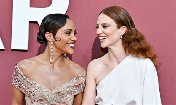 UK Charts 21/08: Jess Glynne is at number one