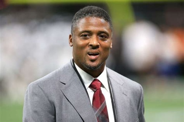 Warrick Dunn Wife: Who Is He Married To? Explore His Relationship