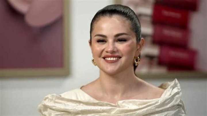 Watch: Selena Gomez's 'Hands To Myself' music video