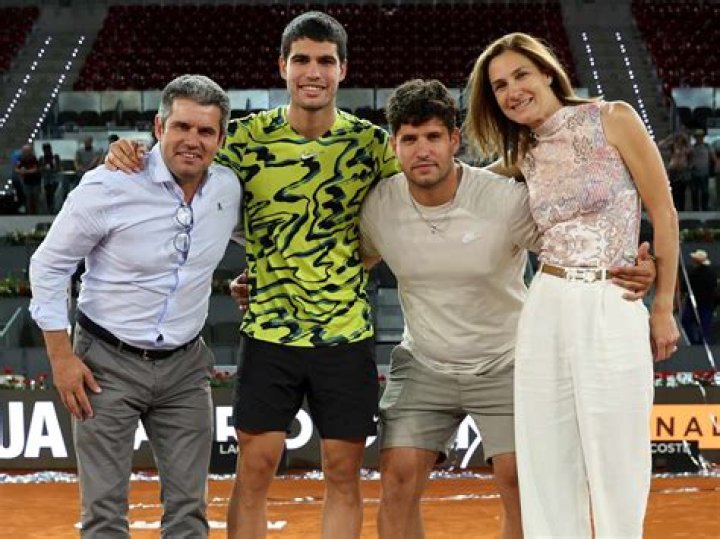 What country is Carlos Alcaraz Garfia? What seed is Carlos Alcaraz? Who are Carlos Alcaraz parents?