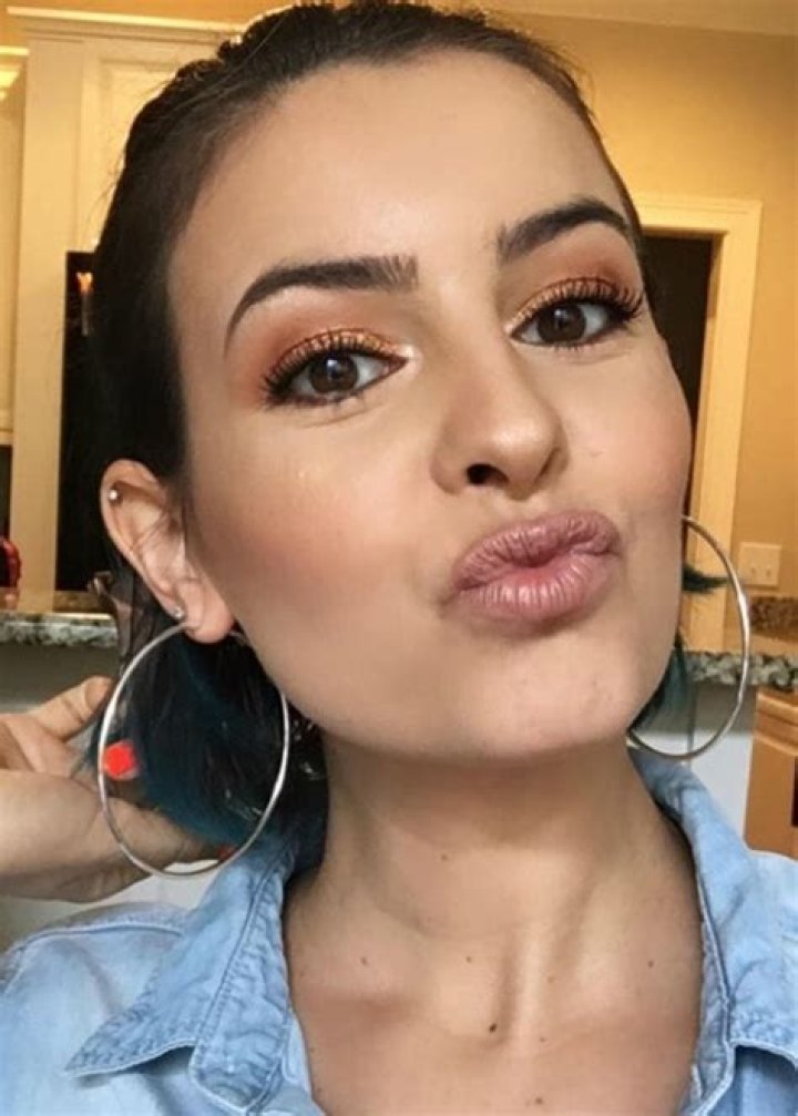 What is Lisa Cimorelli's Snapchat?