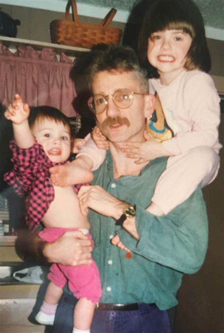 Who Are Allen Miles And Karen Dyer? Meet Natalia Dyer Parents: Wiki And Family