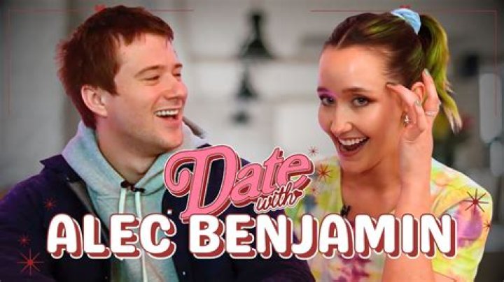 Who is Alec Benjamin Dating – Alec Benjamin's Girlfriend & Exes