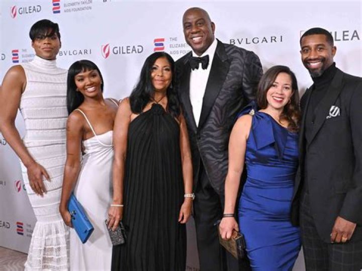 Who is EJ Johnson Dating – EJ Johnson's Girlfriend & Exes