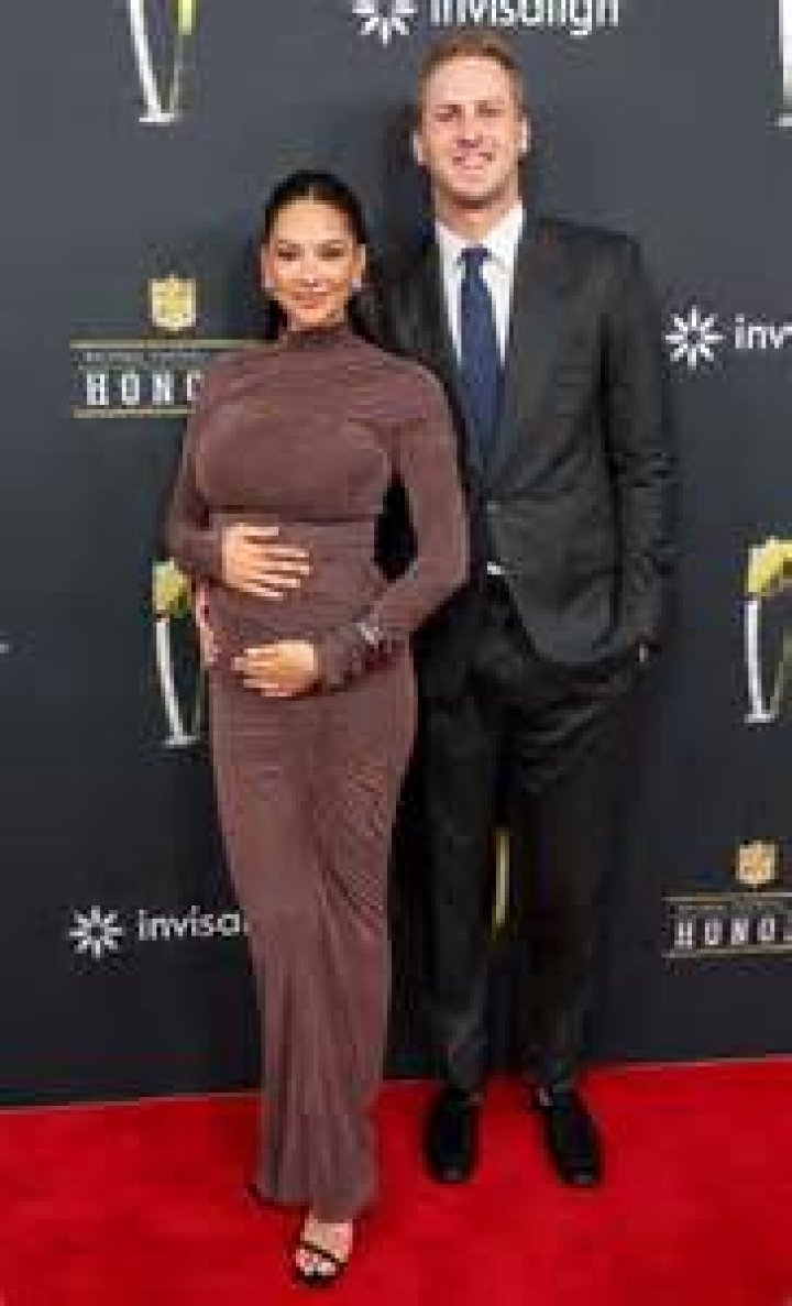Who Is Morgan Harper Wife? Age Height and Salary