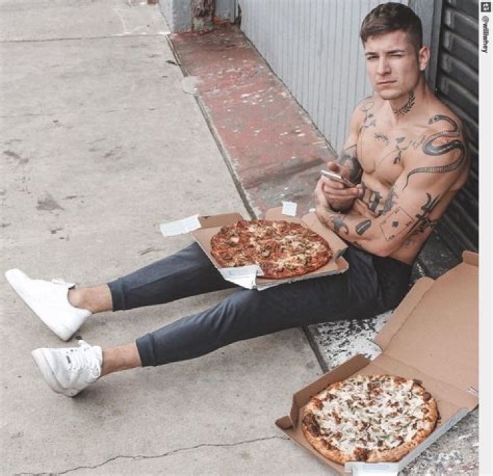Williwhey- Age, Girlfriend, Height, Net Worth, Nationality