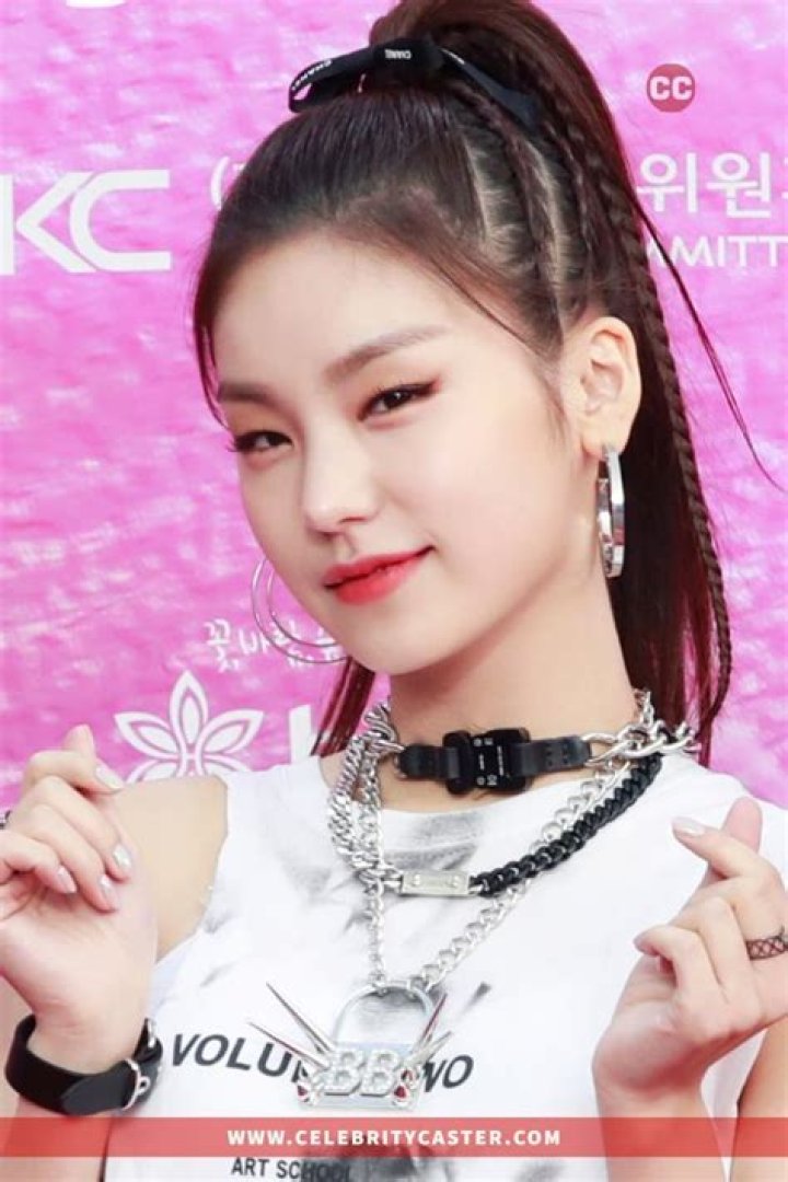 Yeji Net Worth, Age, Height, Bio, Birthday, Wiki!