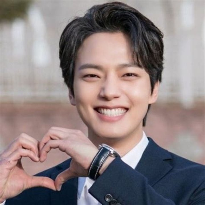 Yeo Jin Goo – Biography, Wife, Family, Height, Weight, Body Net Worth