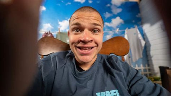YouTuber Charles Ross aka Ross Creations Wiki, Biography: Age, Height, Net Worth, Music, Jail
